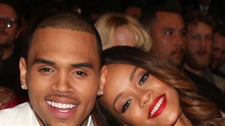 Chris Brown & Rihanna’s Relationship Timeline – Hollywood Life