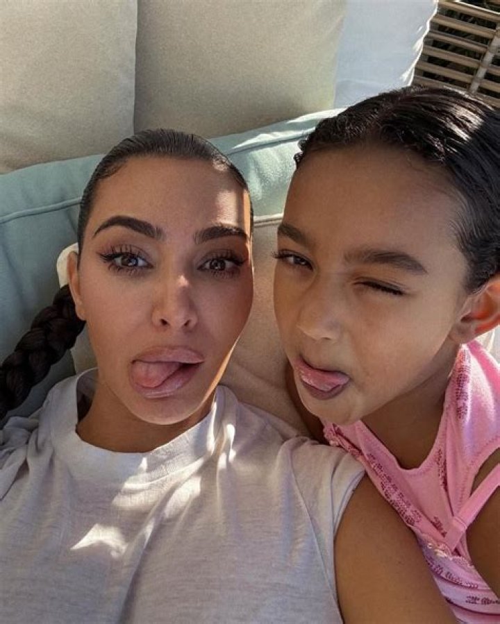 Kim Kardashian Rocks Bikini & Blows Kisses With Daughter Chicago, 4, In Cute Selfie