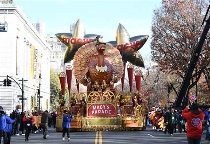 Macy’s Thanksgiving Day Parade 2015 — Photos Of The Event – Hollywood Life