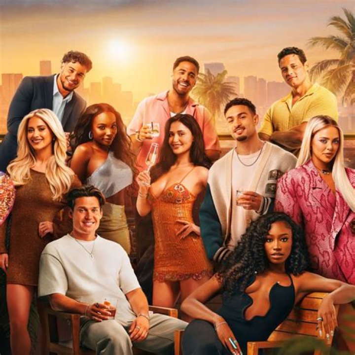 Meet the Netflix Stars – Hollywood Life