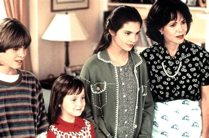 ‘Mrs. Doubtfire’s’ Lisa Jakub Gives Rare Interview 30 Years Later – Hollywood Life