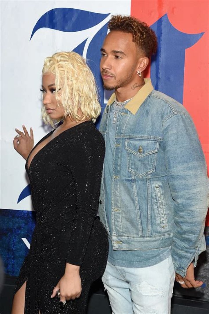 Nicki Minaj & Lewis Hamilton Dating? Spotted Getting Cozy At NYFW – Hollywood Life