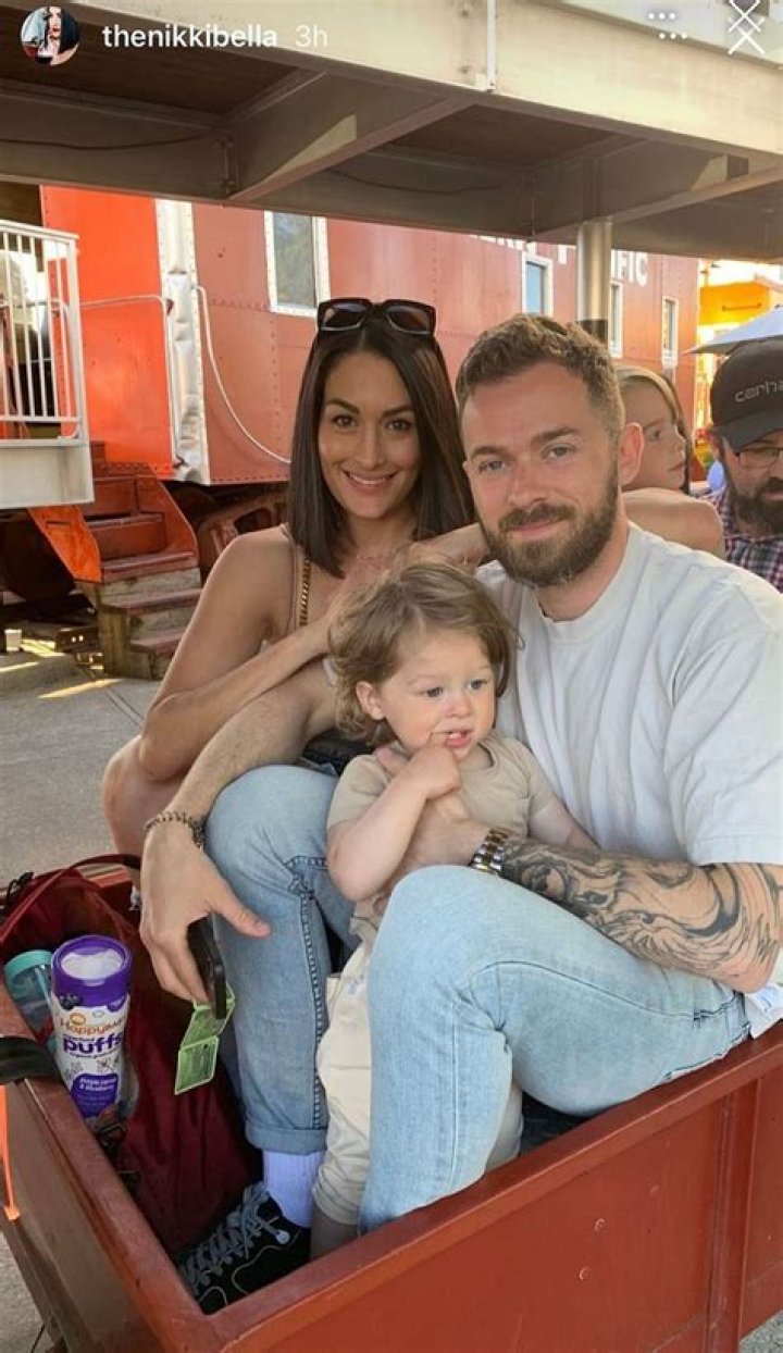 Nikki Bella’s Son Matteo Smiles With Dad Artem Chigvintsev In New Pic – Hollywood Life