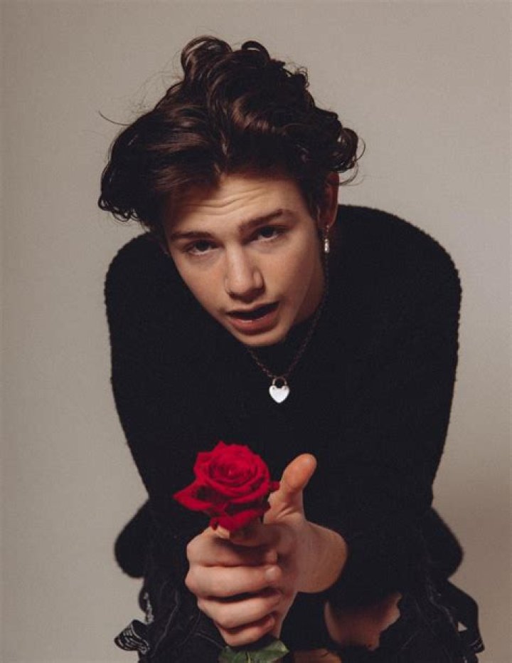 Payton Moormeier Shares ‘Love Letter’ Video & Reveals How Heartbreak Helped Him Find His Voice