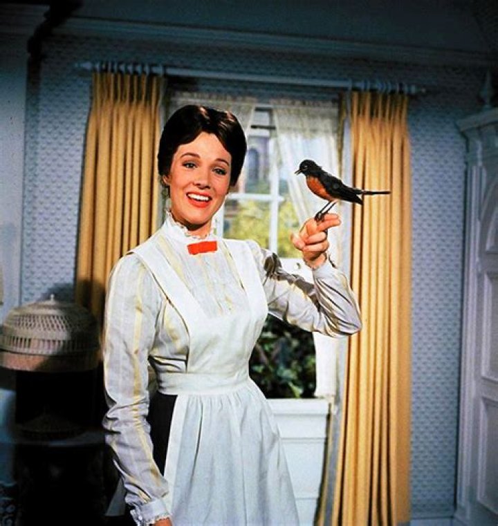 Photos Of The ‘Mary Poppins’ Star – Hollywood Life