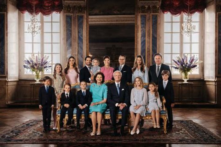 Photos of the Royal Family – Hollywood Life