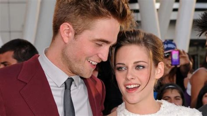 Robert Pattinson & Kristen Stewart’s 6 Sexiest Real-Life Love Secrets