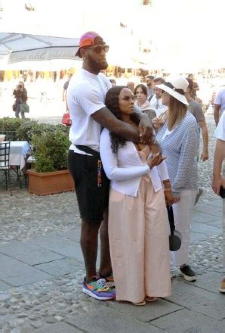 Savannah James Uncomfortable With Rihanna’s Pictures Of LeBron On Instagram – Hollywood Life