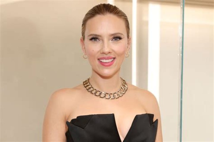 Scarlett Johansson & More – Hollywood Life