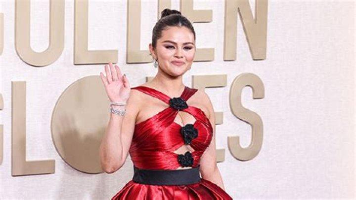 Selena Gomez Exits Social Media ‘For a While’ After Golden Globes Drama – Hollywood Life
