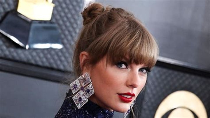 Taylor Swift Reportedly Loans Sophie Turner & Kids NYC Apartment – Hollywood Life