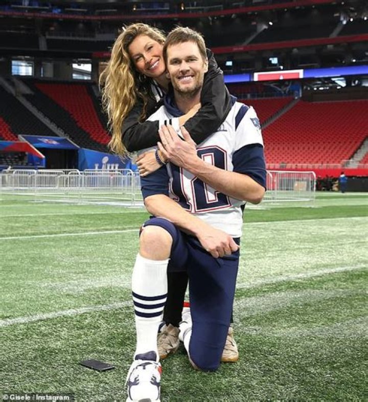 Tom Brady Reads Mean Tweets About Himself & His Sex Life With Gisele Ahead Of His 10th Super Bowl — Watch
