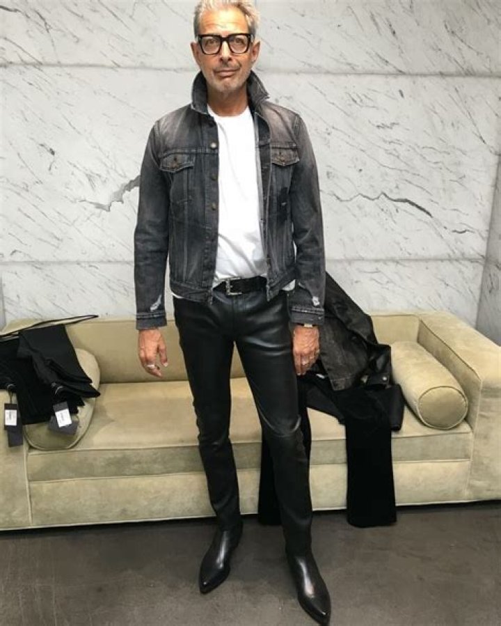 Wears Leather Pants & Boa – Hollywood Life