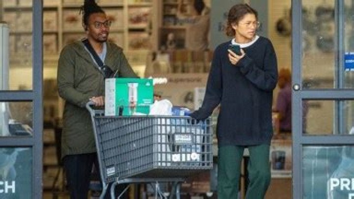 Zendaya Protects Herself Wearing Latex Gloves While Shopping With Brother Amid Coronavirus Crisis 